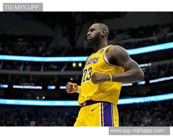 克尼佩尔半场表现惊艳6中4三分球3记轻松拿下11分2篮板1助攻 克尼佩尔半场表现惊艳6中4三分球3记轻松拿下11分2篮板1助攻